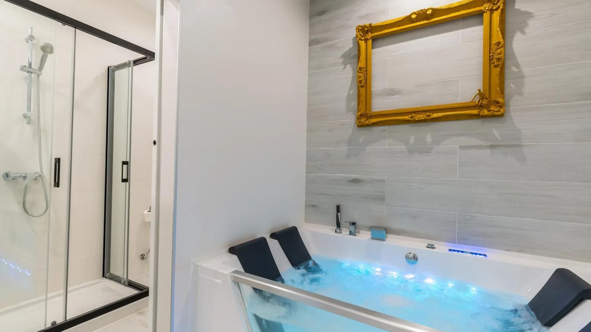 Apartment Lp2 Loft Timeless Suite Sevilla En Pareja Spain