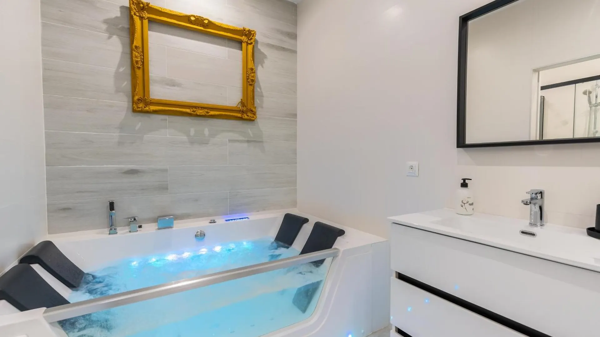 Lp2 Loft Timeless Suite Sevilla En Pareja 0*, Seville